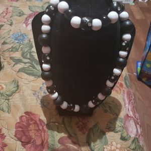 Necklace set and bracelets